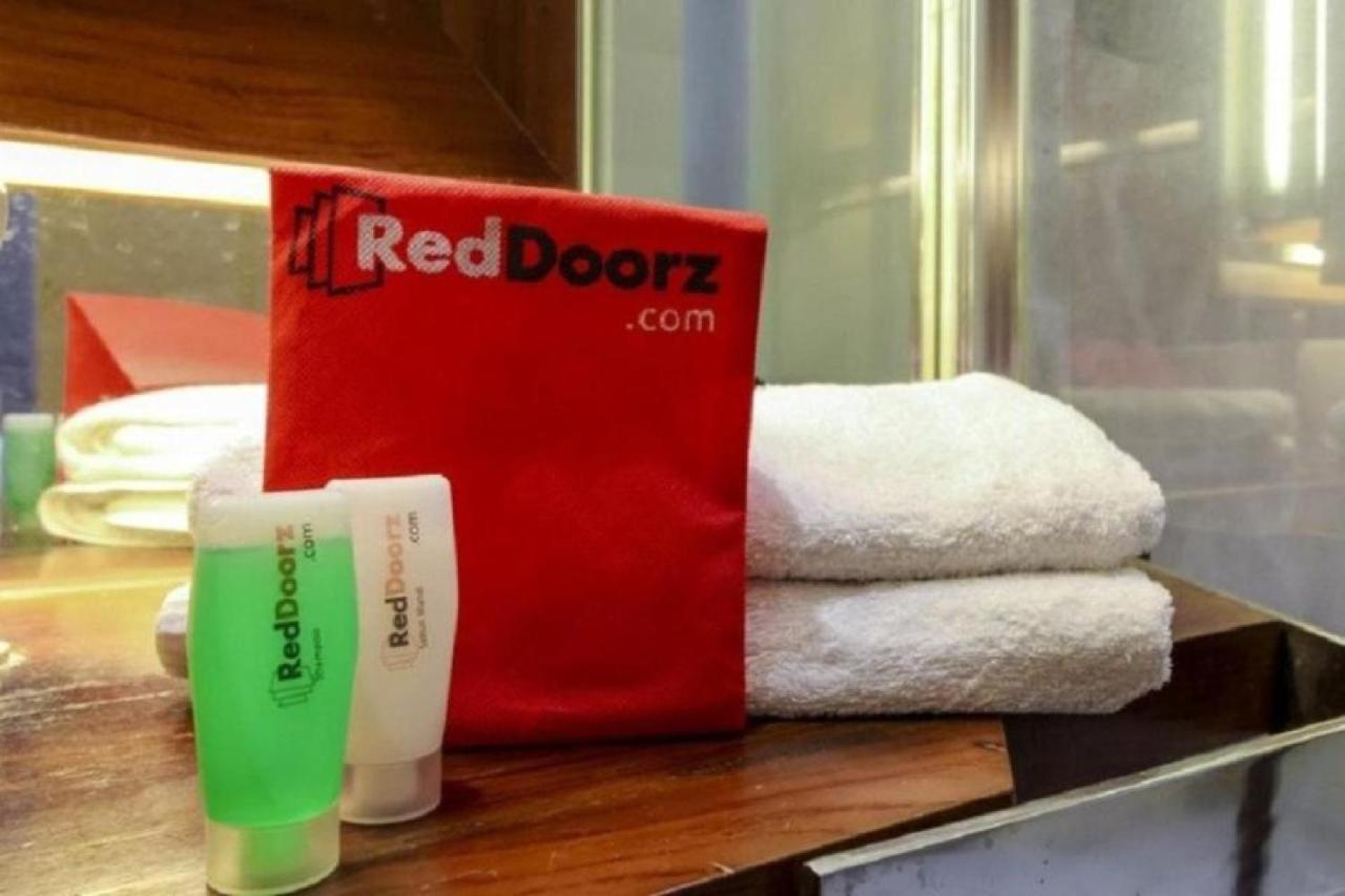 Reddoorz Plus @ Gunung Sahari 2 Jakarta Bagian luar foto
