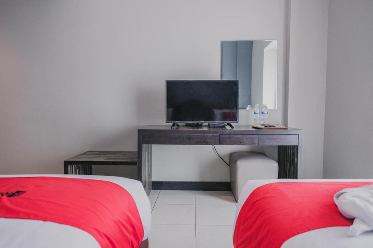 Reddoorz Plus @ Gunung Sahari 2 Jakarta Bagian luar foto